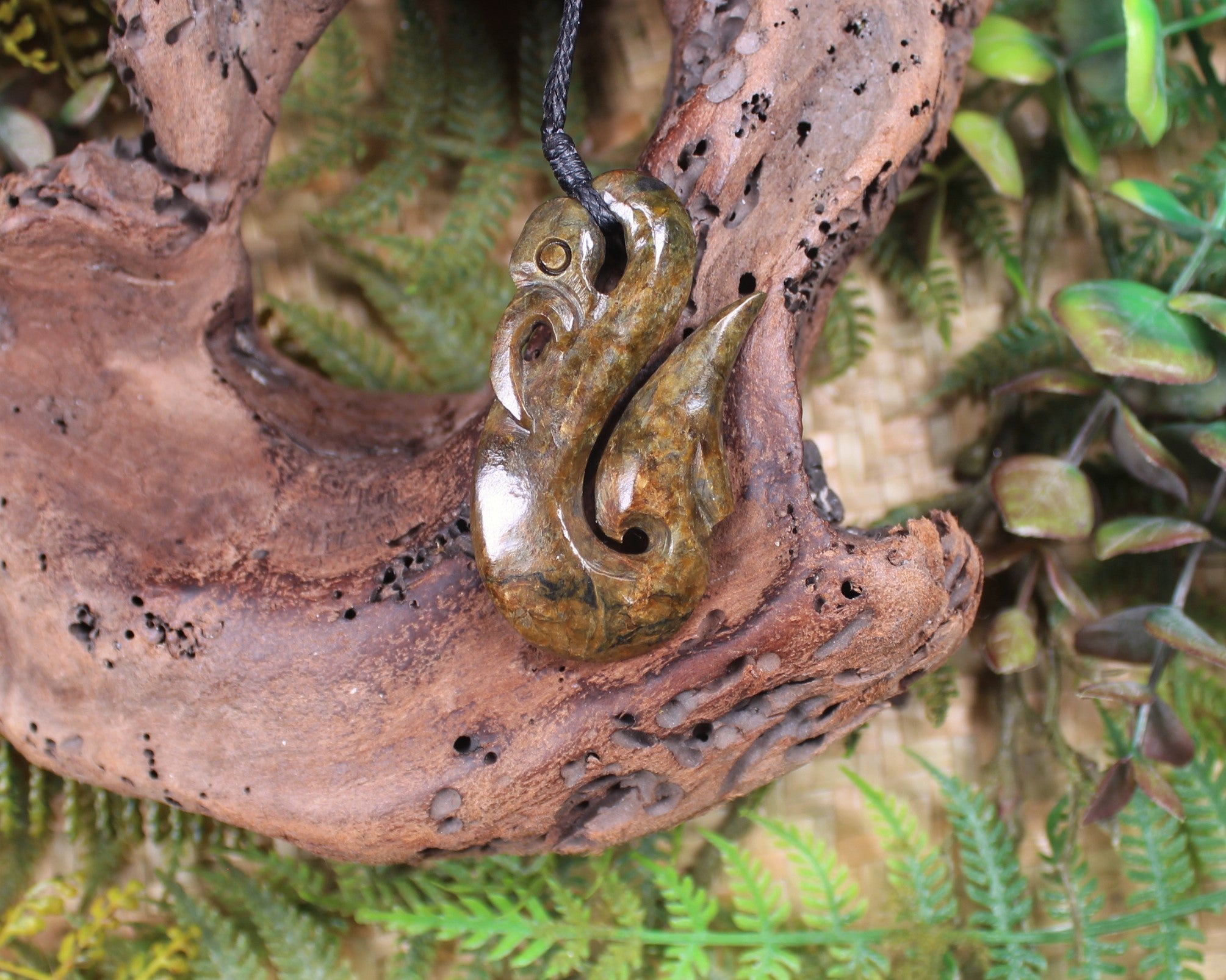 Manaia pendant carved from Rimu Pounamu - NZ Greenstone