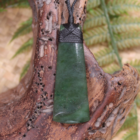 Kawakawa Pounamu Toki