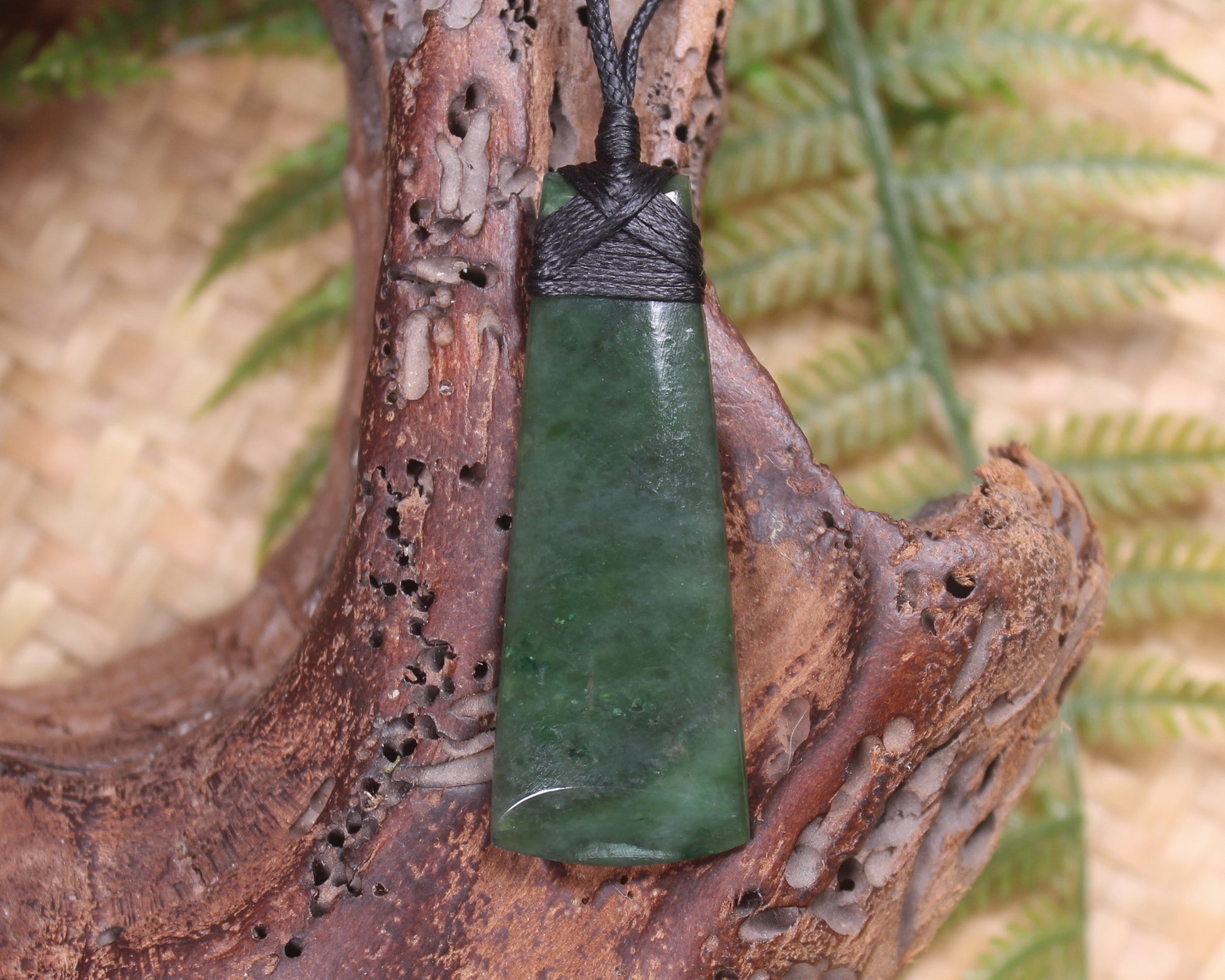 Kawakawa Pounamu Toki
