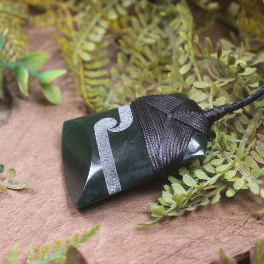 Kawakawa Pounamu Toki