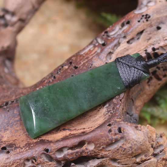 Kawakawa Pounamu Toki