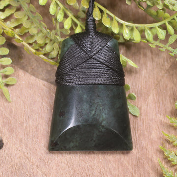Kawakawa Pounamu Toki