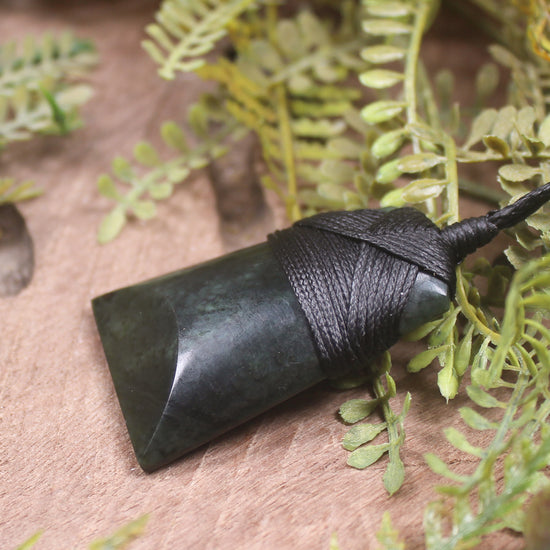 Kawakawa Pounamu Toki