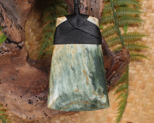 Inanga Pounamu Toki