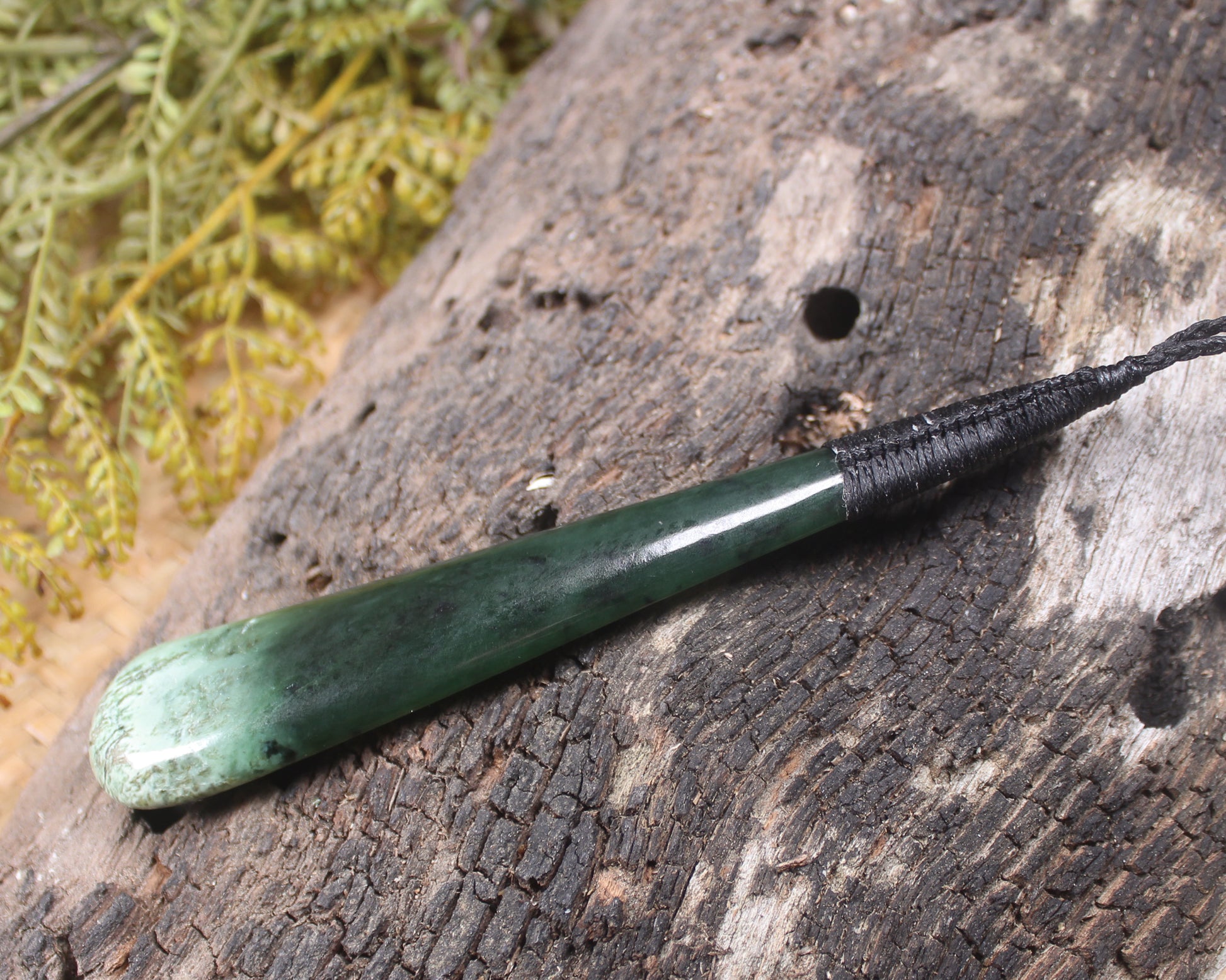 Kawakawa Pounamu Roimata Pendant - NZ Greenstone