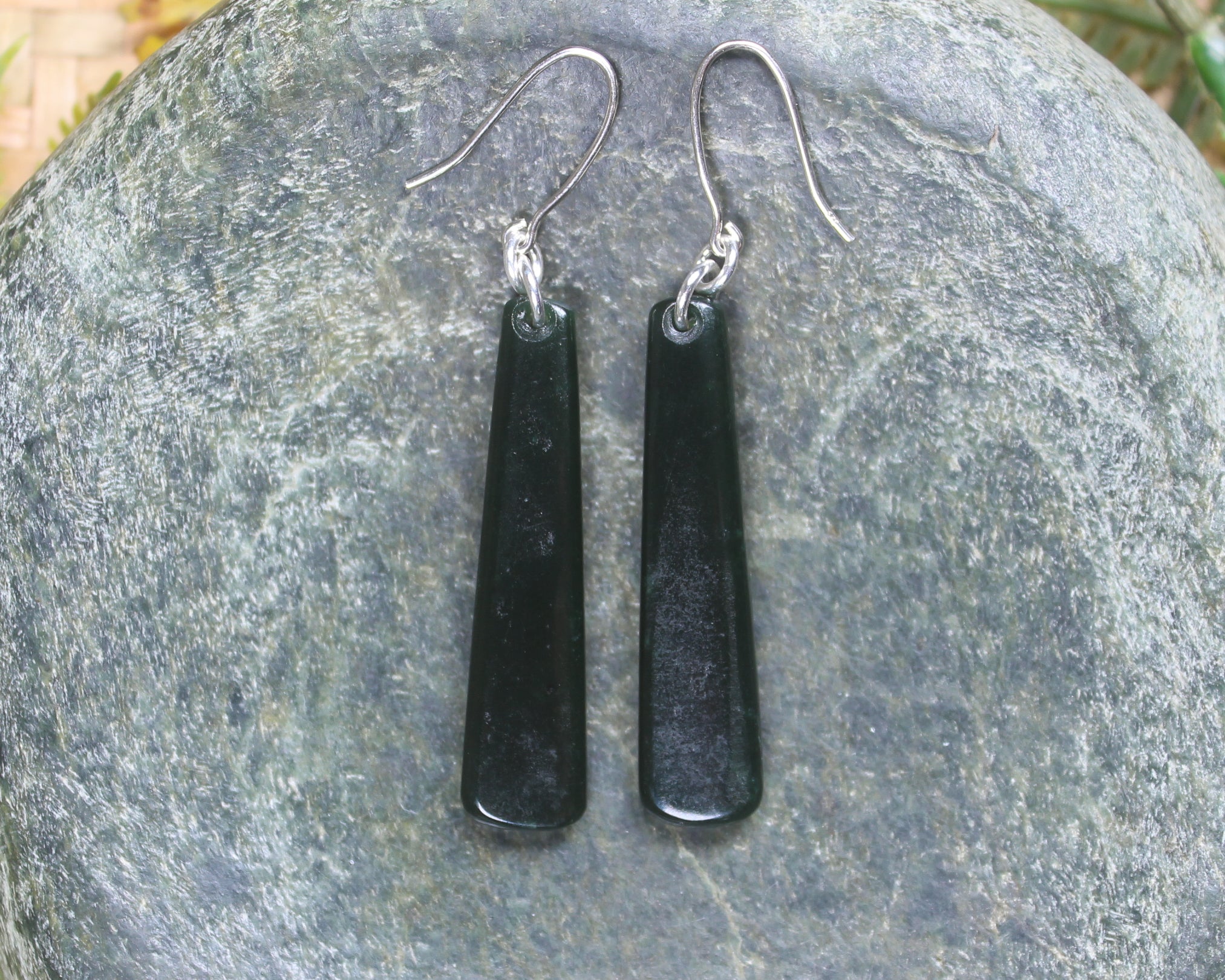 Roimata or Teardrop earrings carved from Kawakawa Pounamu - NZ Greenstone