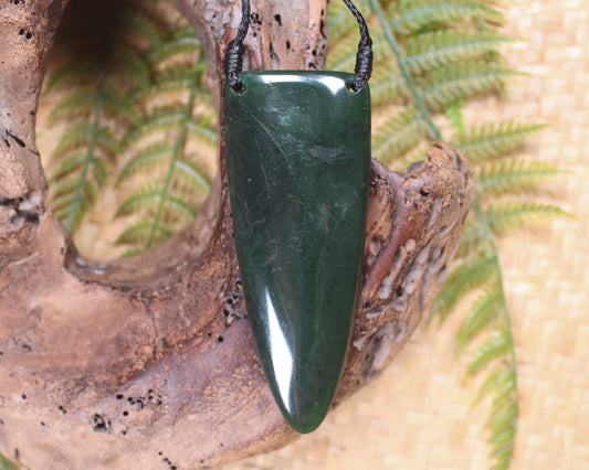 Taniwha Tooth or Niho carved from Kawakawa Pounamu - NZ Greenstone
