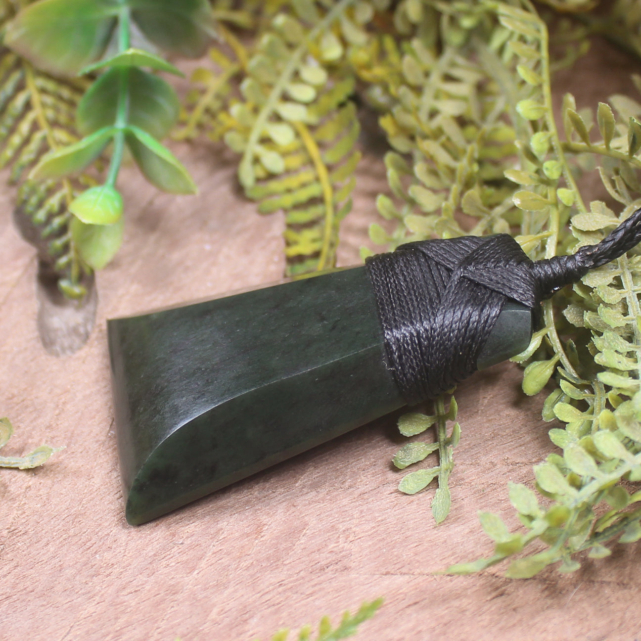 Rimu Pounamu Toki - NZ Greenstone