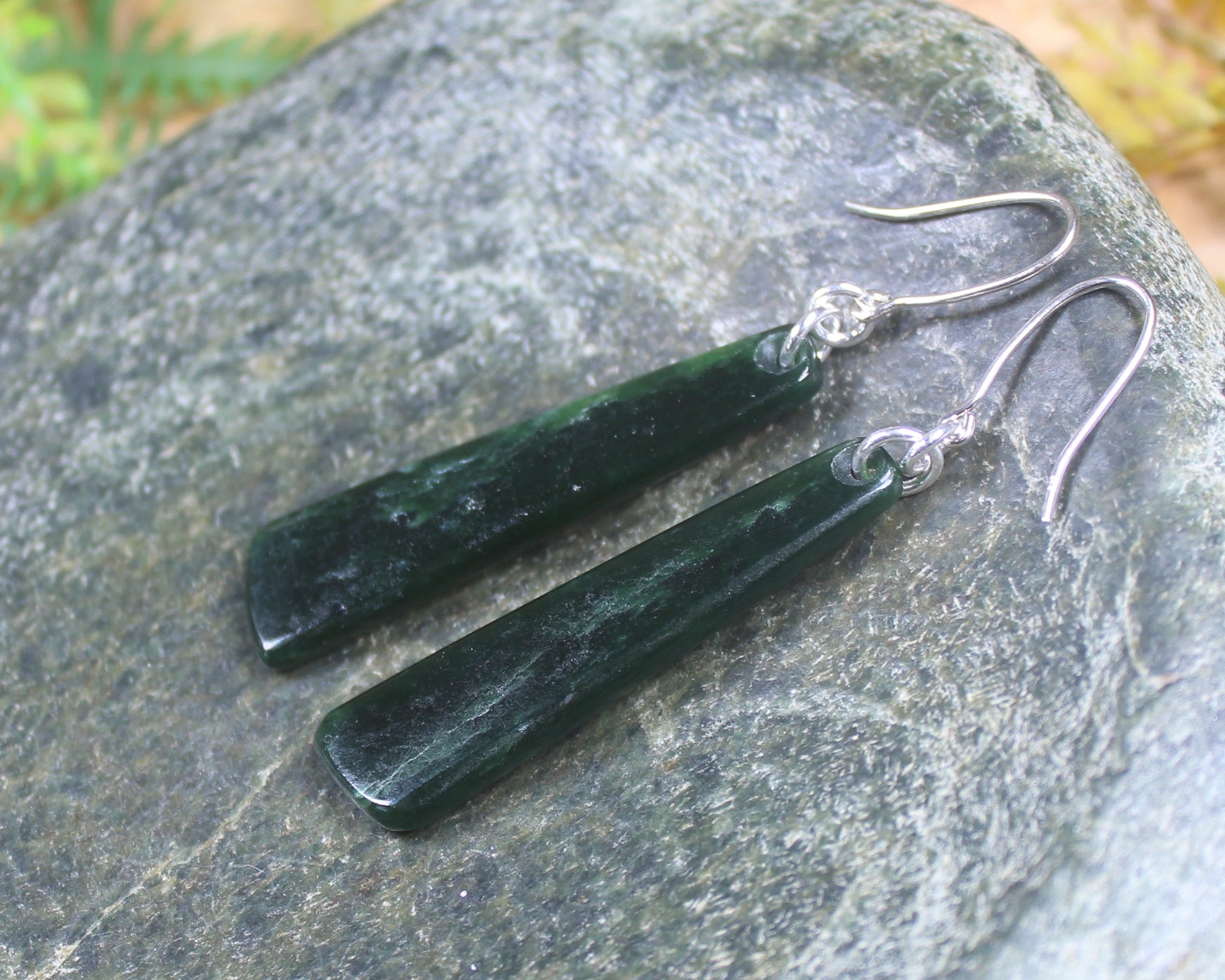 Roimata or Teardrop earrings carved from Kawakawa Pounamu - NZ Greenstone