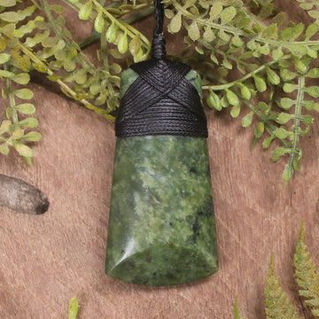 Rimu Pounamu Toki - NZ Greenstone
