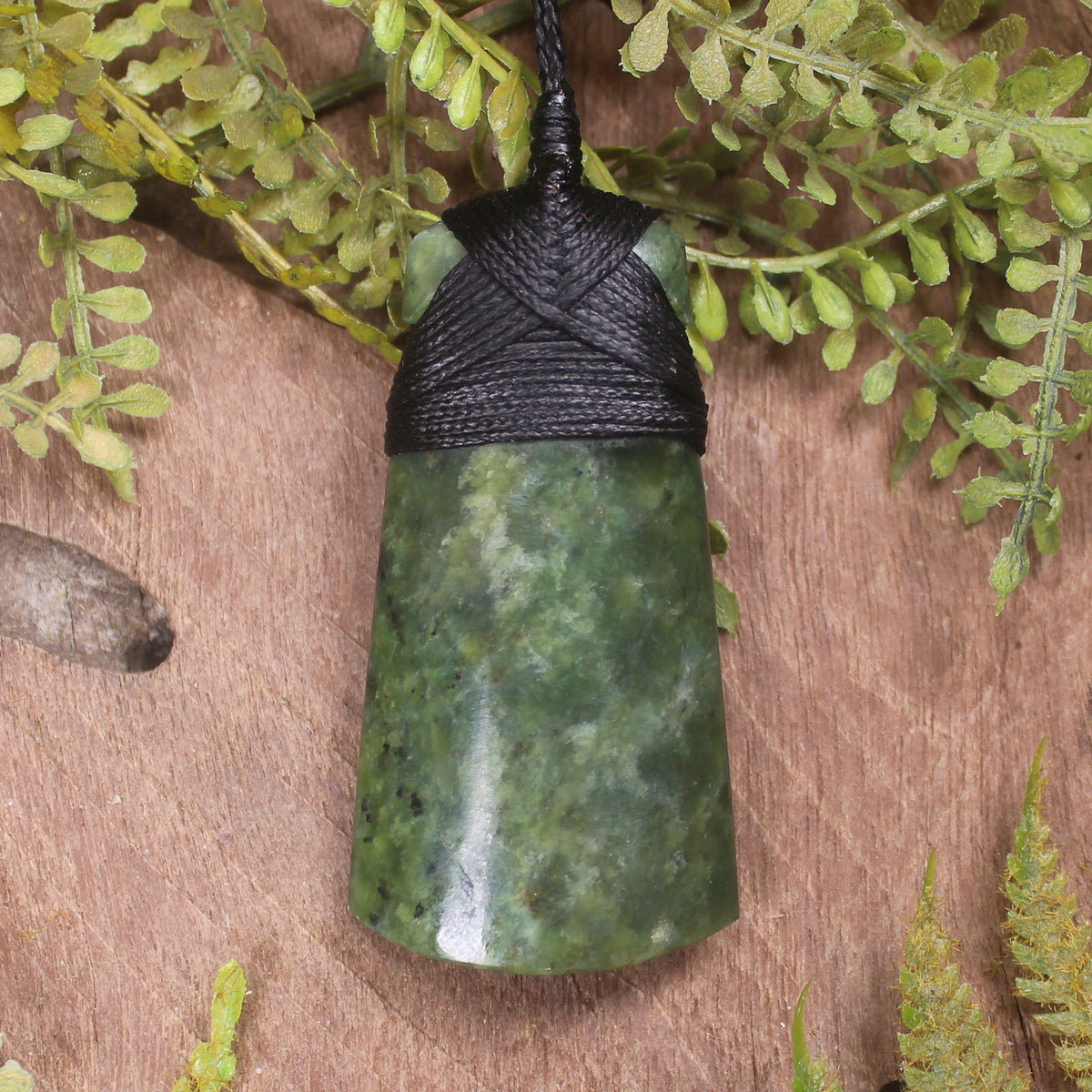 Rimu Pounamu Toki - NZ Greenstone
