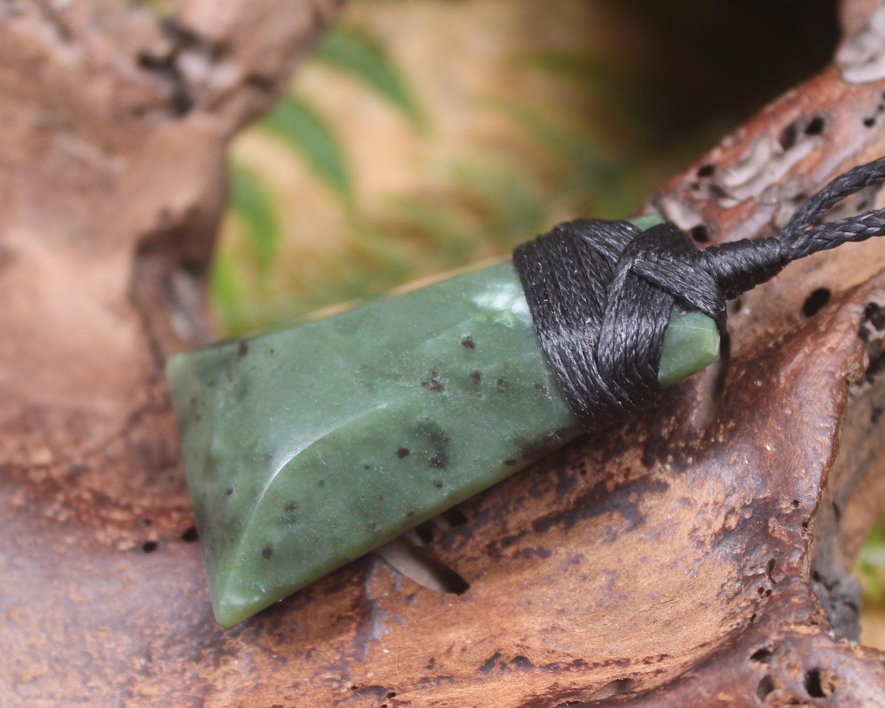 Hapopo Pounamu Toki - NZ Greenstone