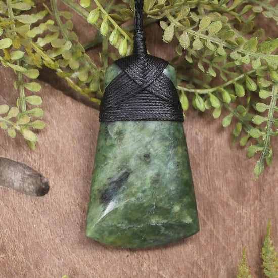 Rimu Pounamu Toki - NZ Greenstone