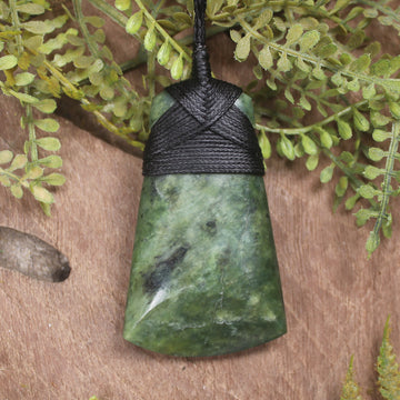 Rimu Pounamu Toki - NZ Greenstone