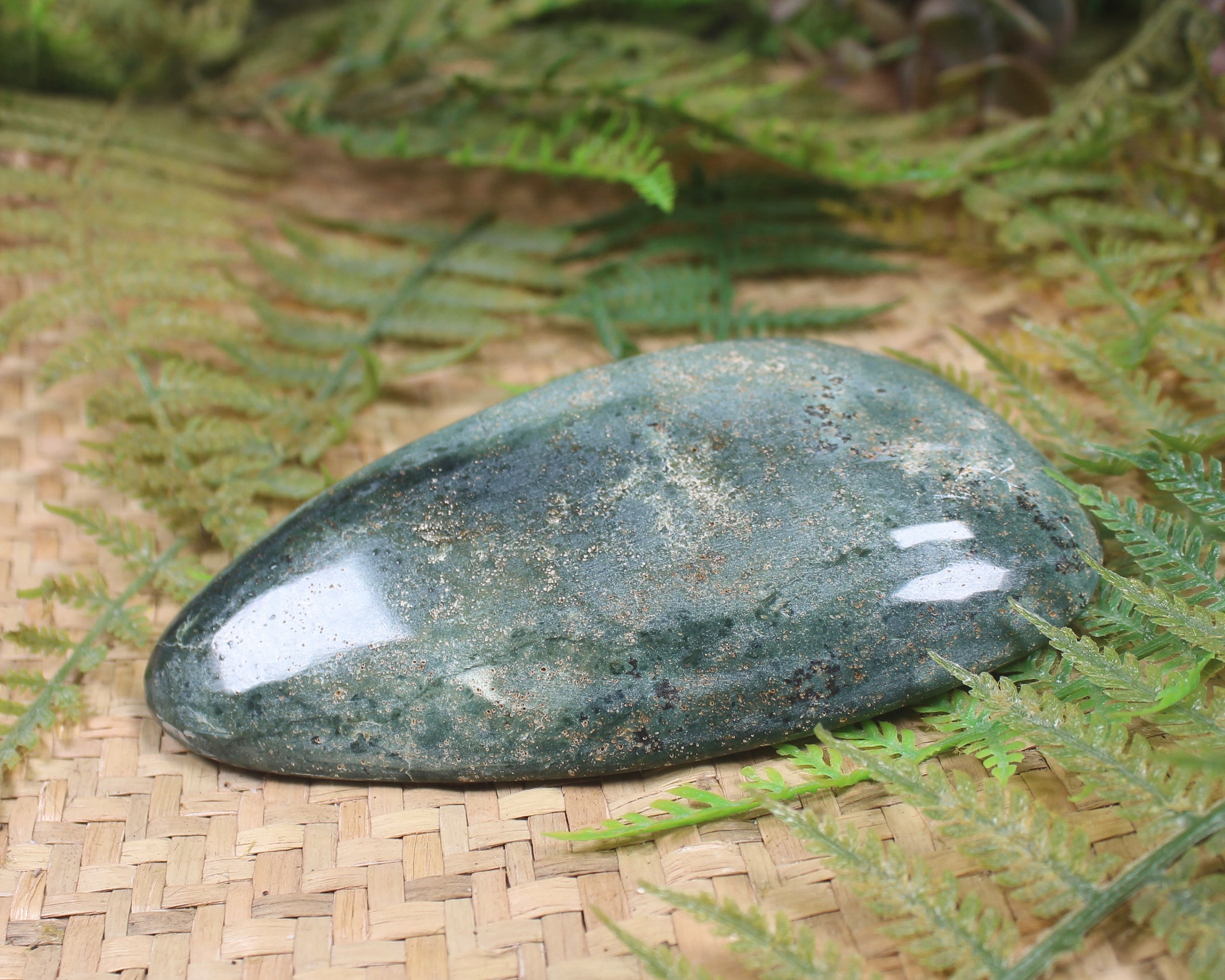 Freeform Serpentine Pounamu Sculpture - NZ Greenstone