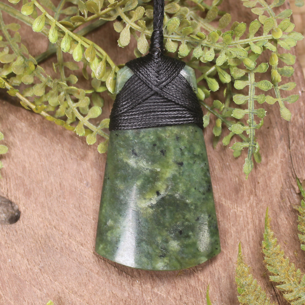 Rimu Pounamu Toki - NZ Greenstone