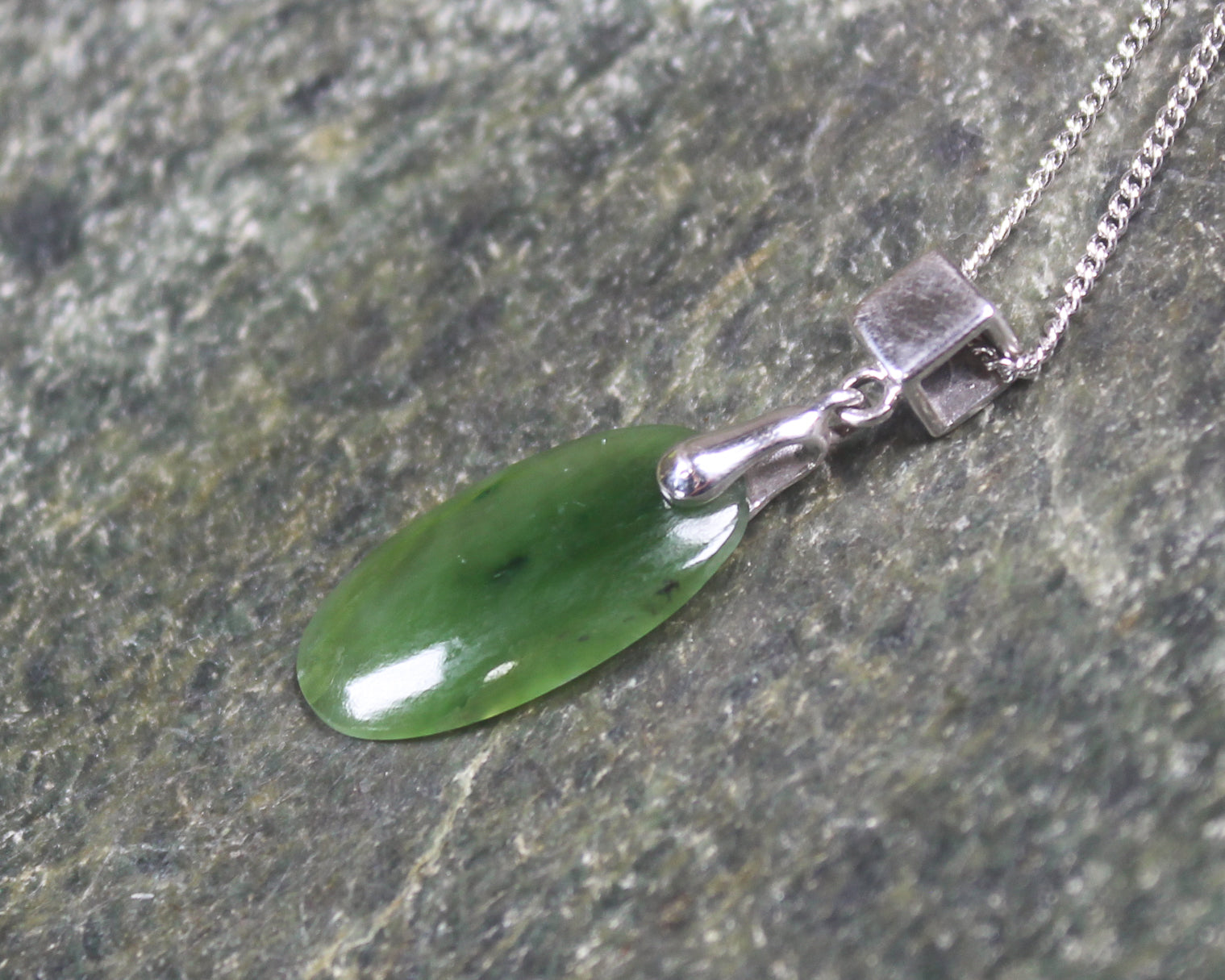 Hapopo Pounamu pendant set in Sterling Silver - NZ Greenstone