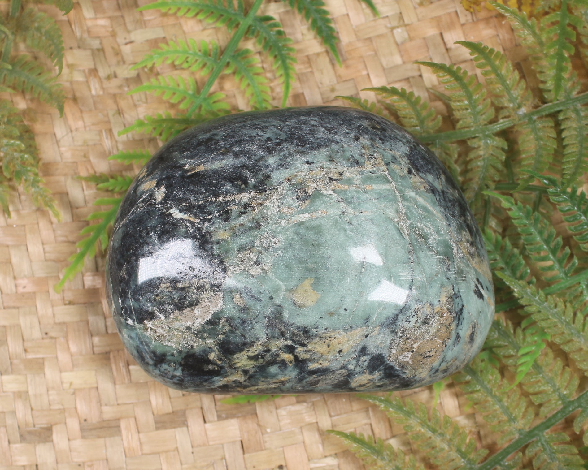 Freeform Serpentine Pounamu Sculpture - NZ Greenstone