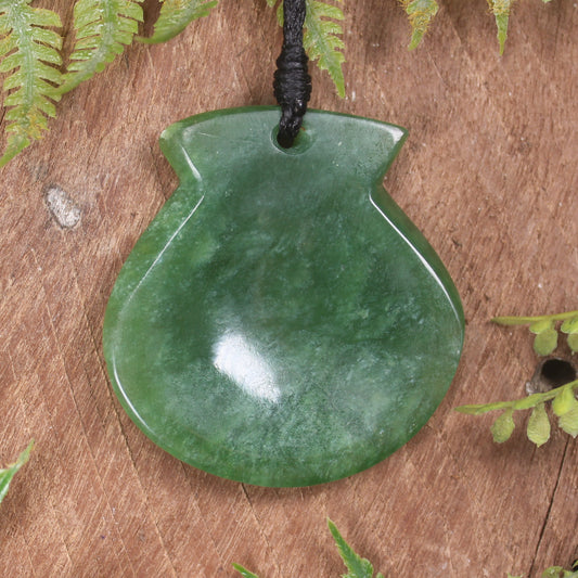 Kawakawa Pounamu Shell Pendant