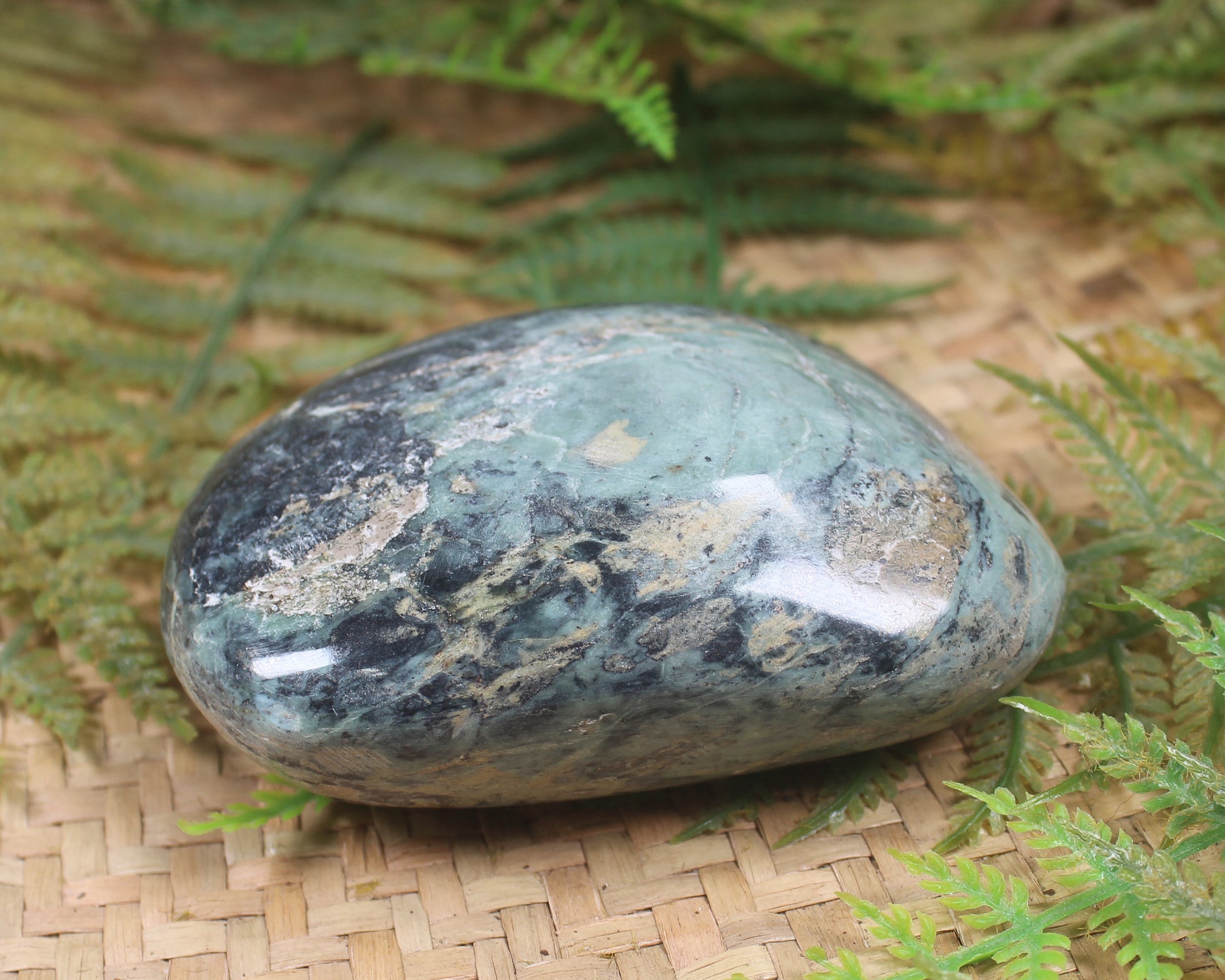 Freeform Serpentine Pounamu Sculpture - NZ Greenstone