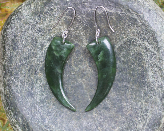 Huia Beak earrings carved from Kawakawa Pounamu - NZ Greenstone