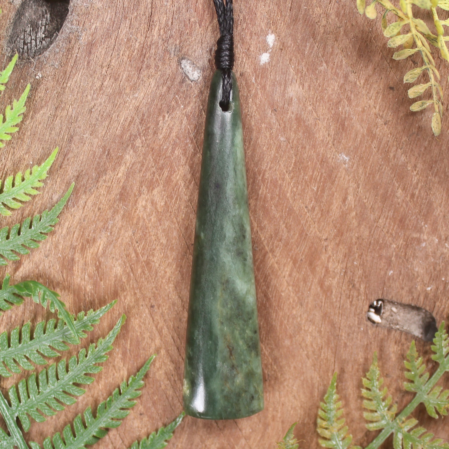 Hapopo Pounamu Toki - NZ Greenstone