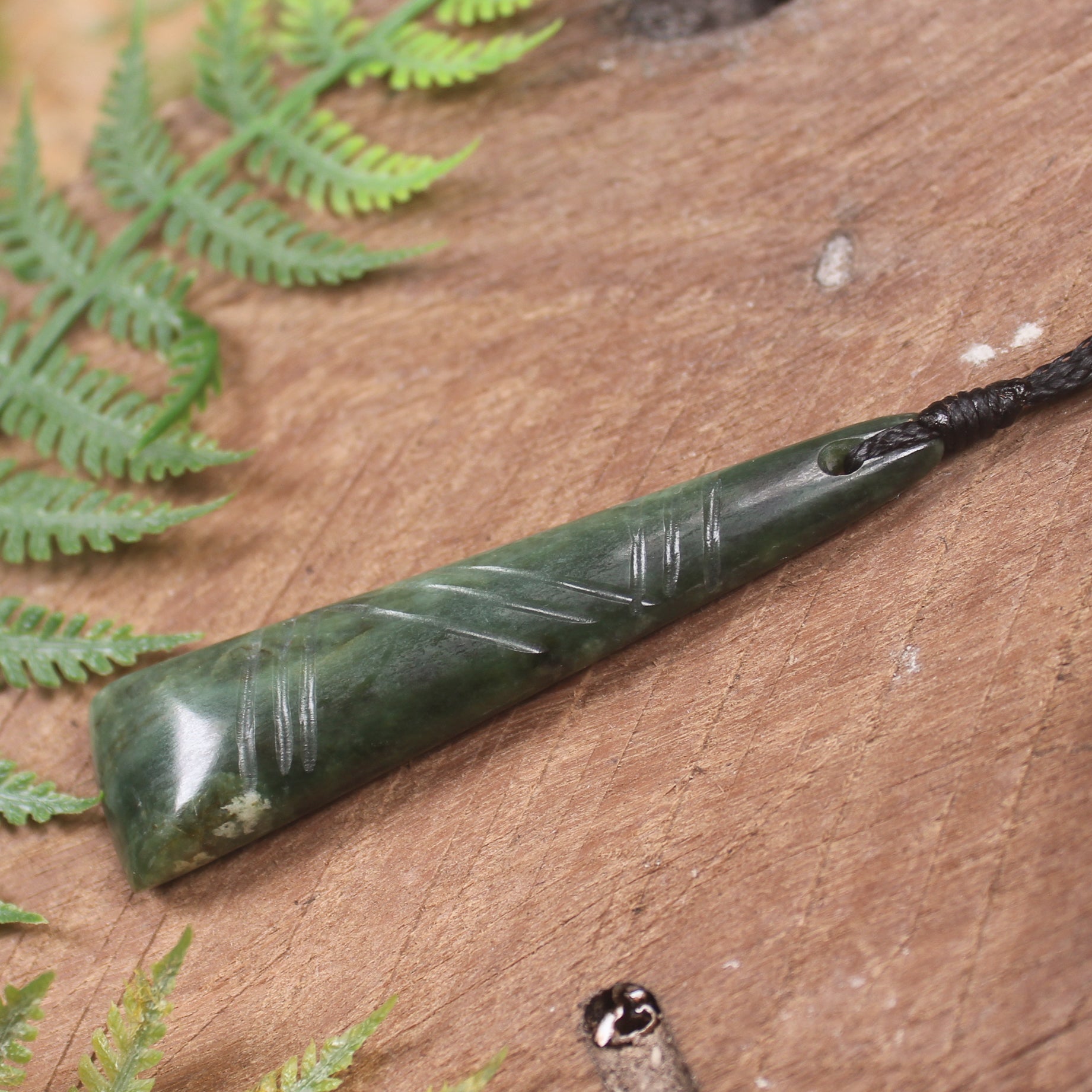 Hapopo Pounamu Toki - NZ Greenstone