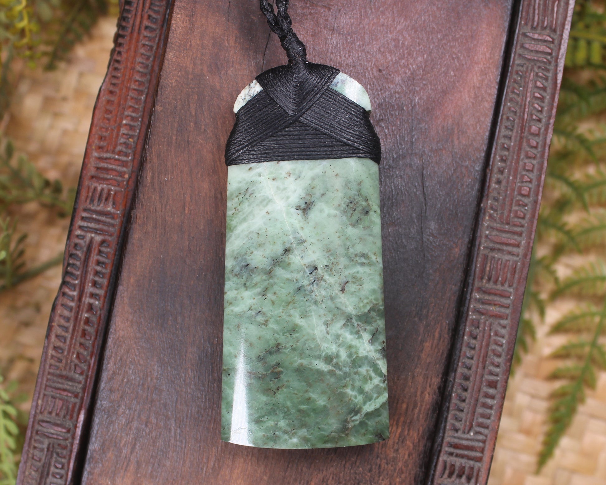 Hapopo Pounamu Toki - NZ Greenstone