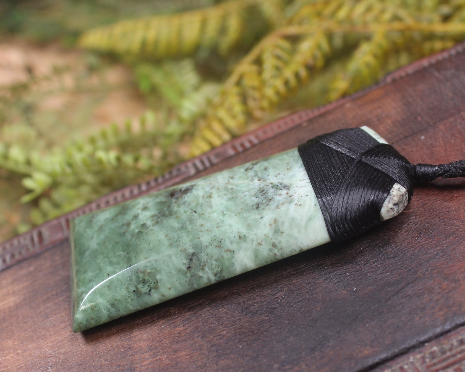 Hapopo Pounamu Toki - NZ Greenstone