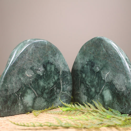 Serpentine Pounamu Sculpture - NZ Greenstone