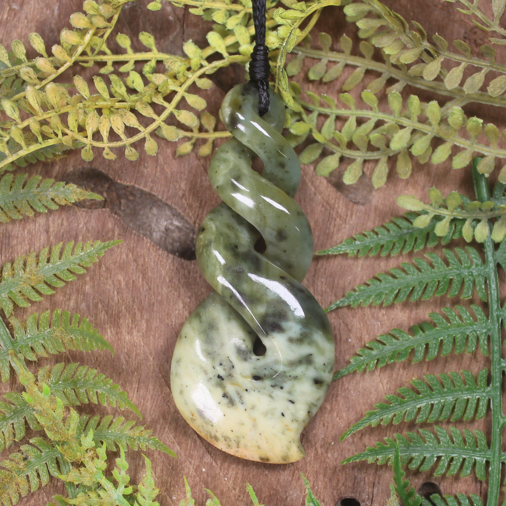 Twist or Pikorua carved from Flower Jade Pounamu - NZ Greenstone