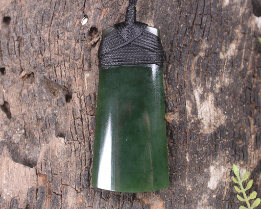 Kawakawa Pounamu Toki