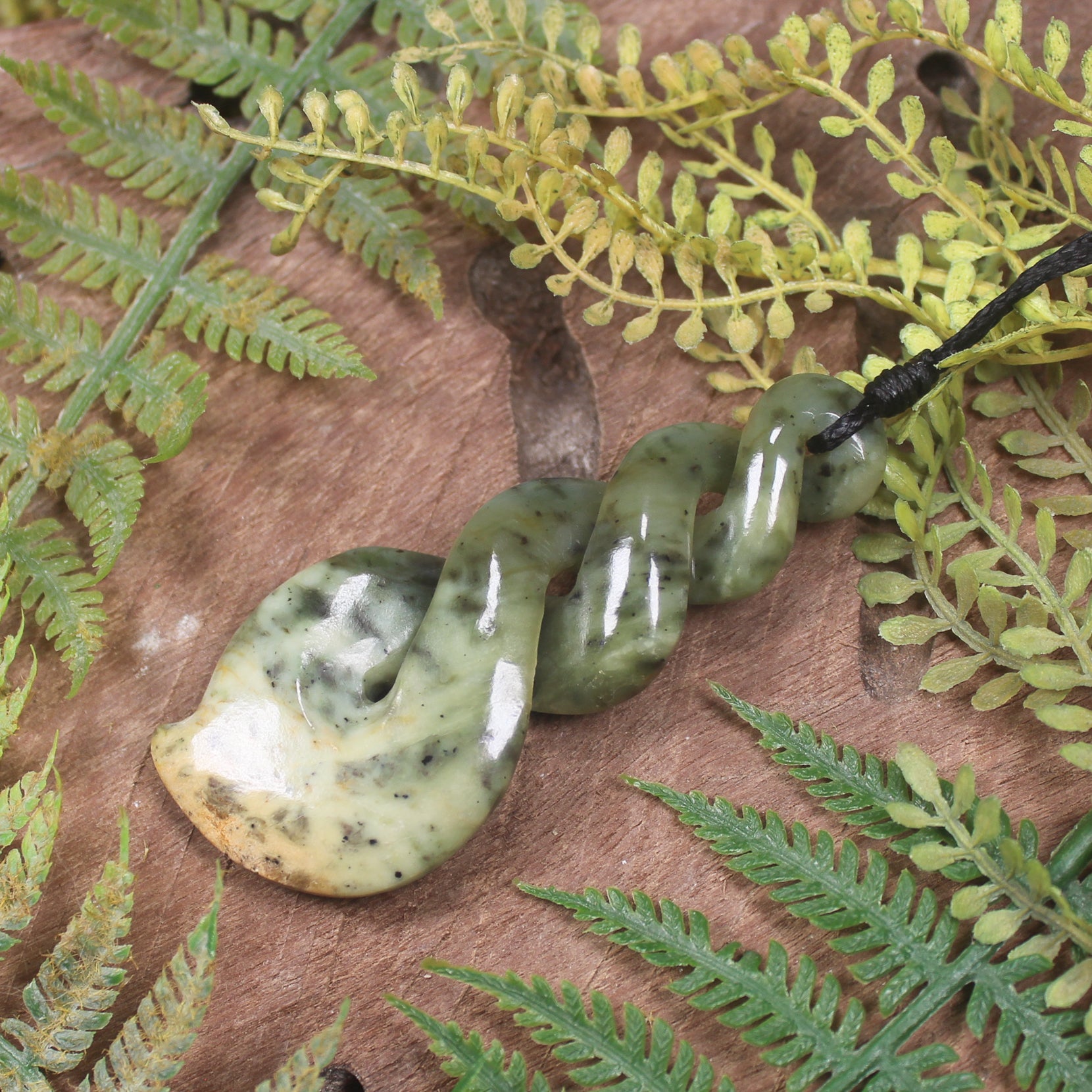 Twist or Pikorua carved from Flower Jade Pounamu - NZ Greenstone