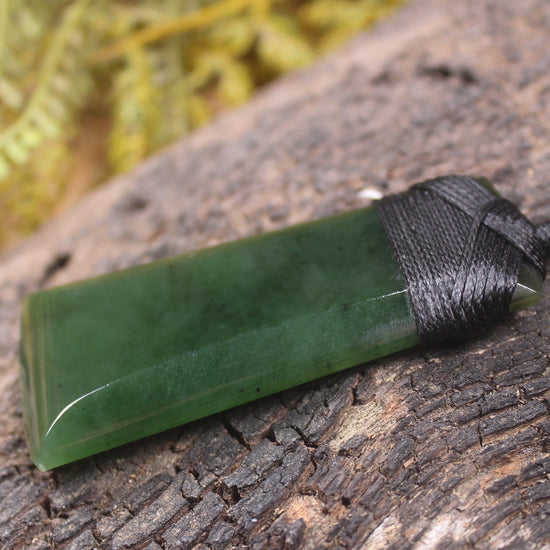 Kawakawa Pounamu Toki