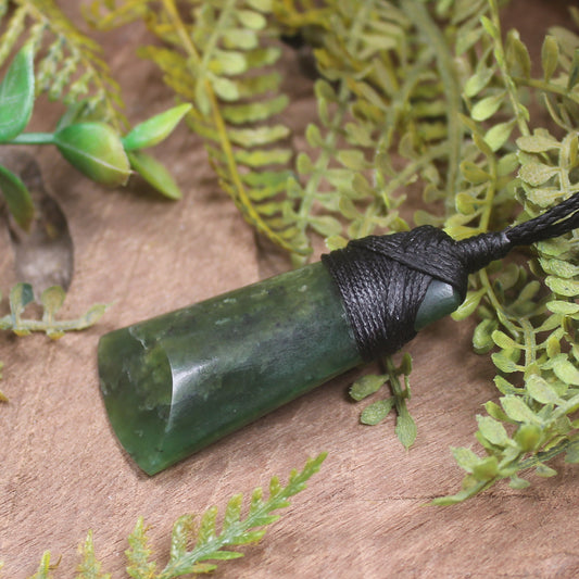 Kawakawa Pounamu Toki
