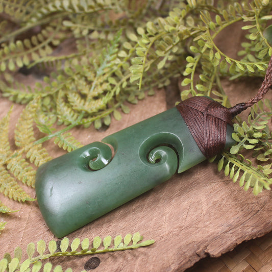 Hapopo Pounamu Toki with Koru - NZ Greenstone