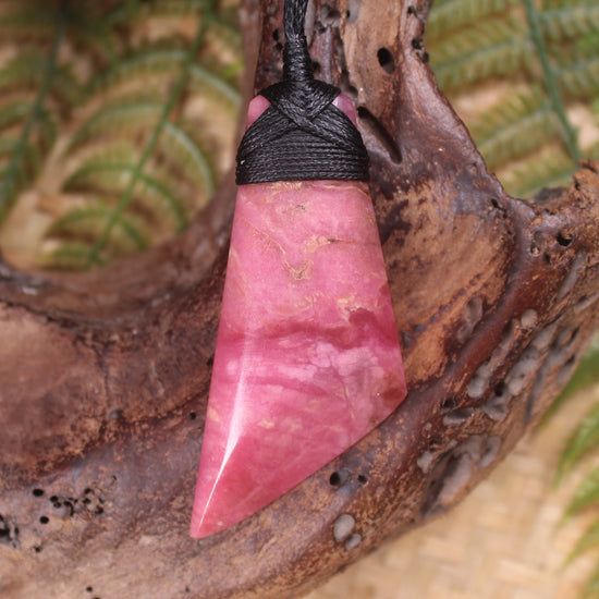 Rhodonite Toki
