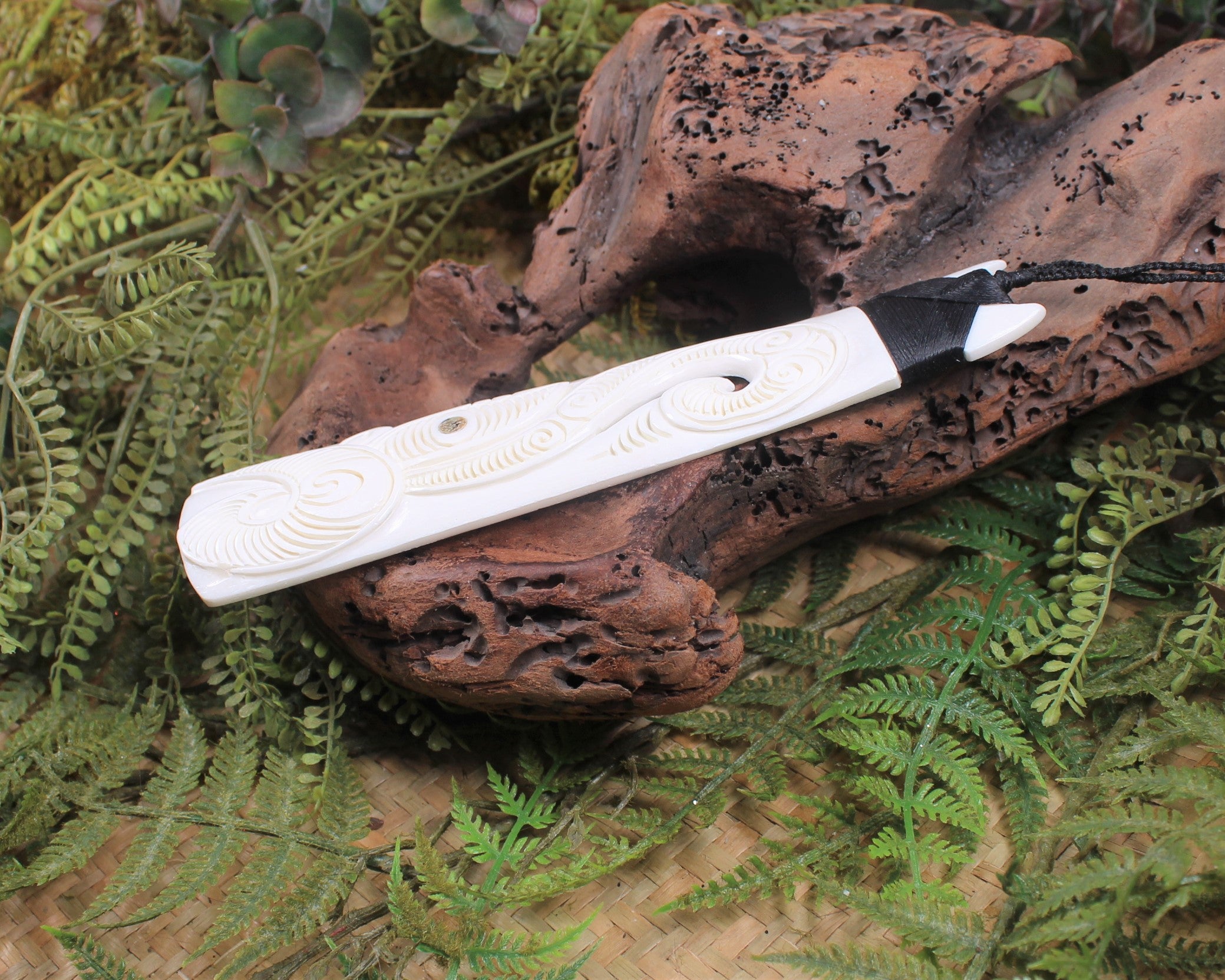 Toki or Adze carved from NZ beef bone