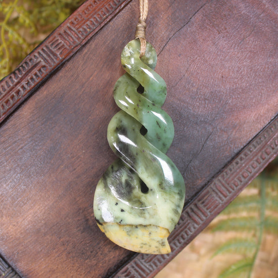 Twist or Pikorua carved from Flower Jade Pounamu - NZ Greenstone