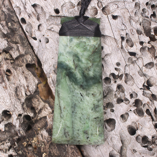 Hapopo Pounamu Toki - NZ Greenstone