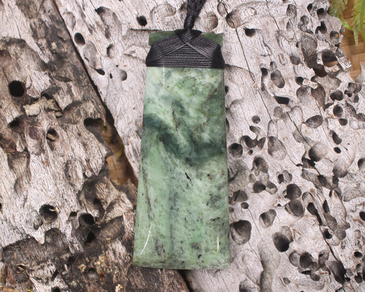 Hapopo Pounamu Toki - NZ Greenstone
