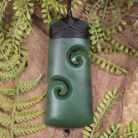 Kawakawa Pounamu Toki with Koru