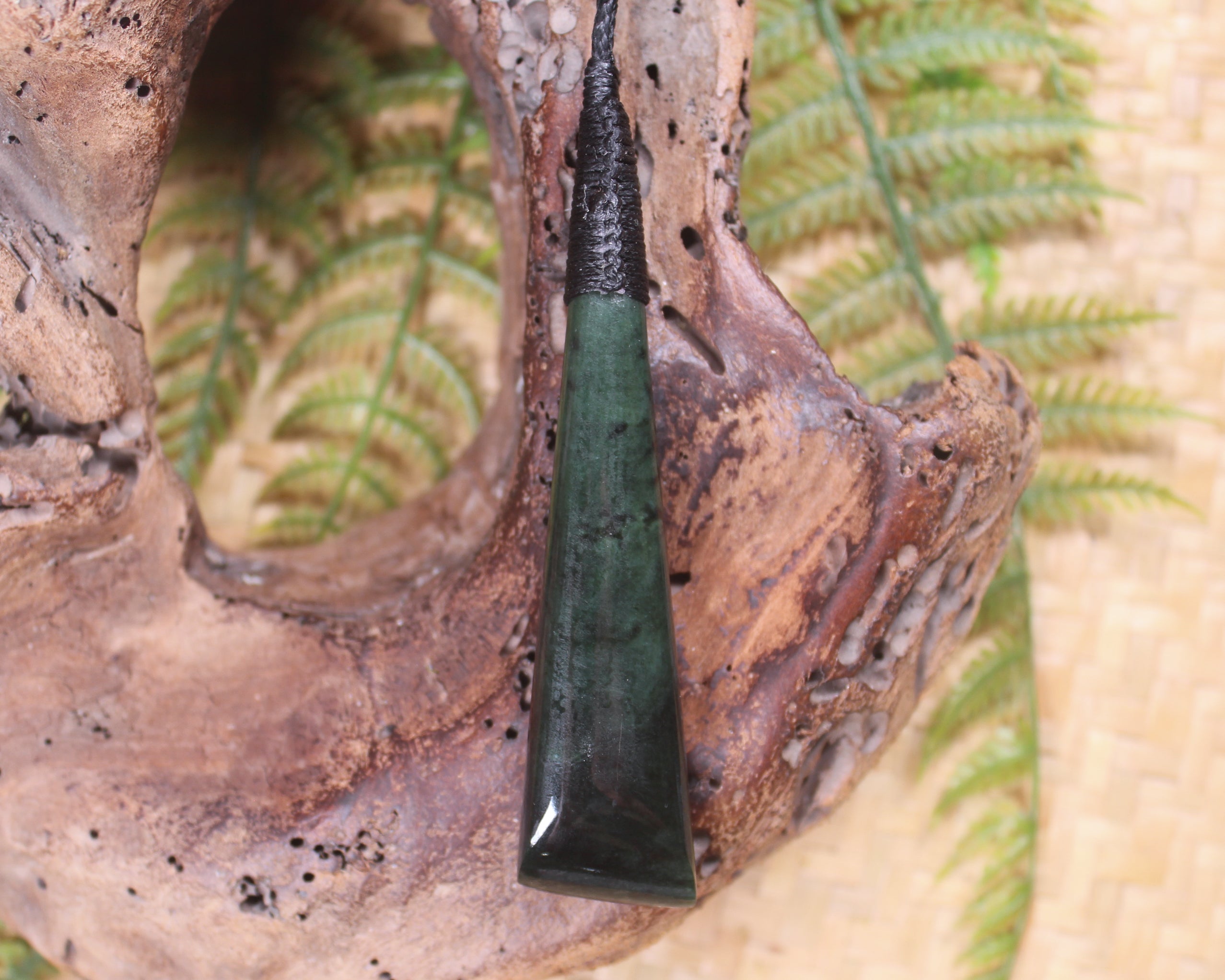 Kawakawa Pounamu Toki