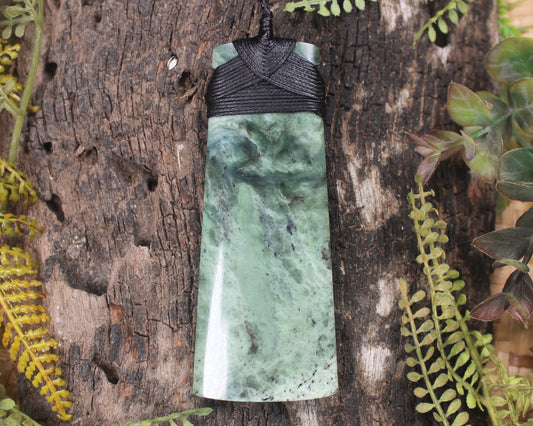 Hapopo Pounamu Toki - NZ Greenstone