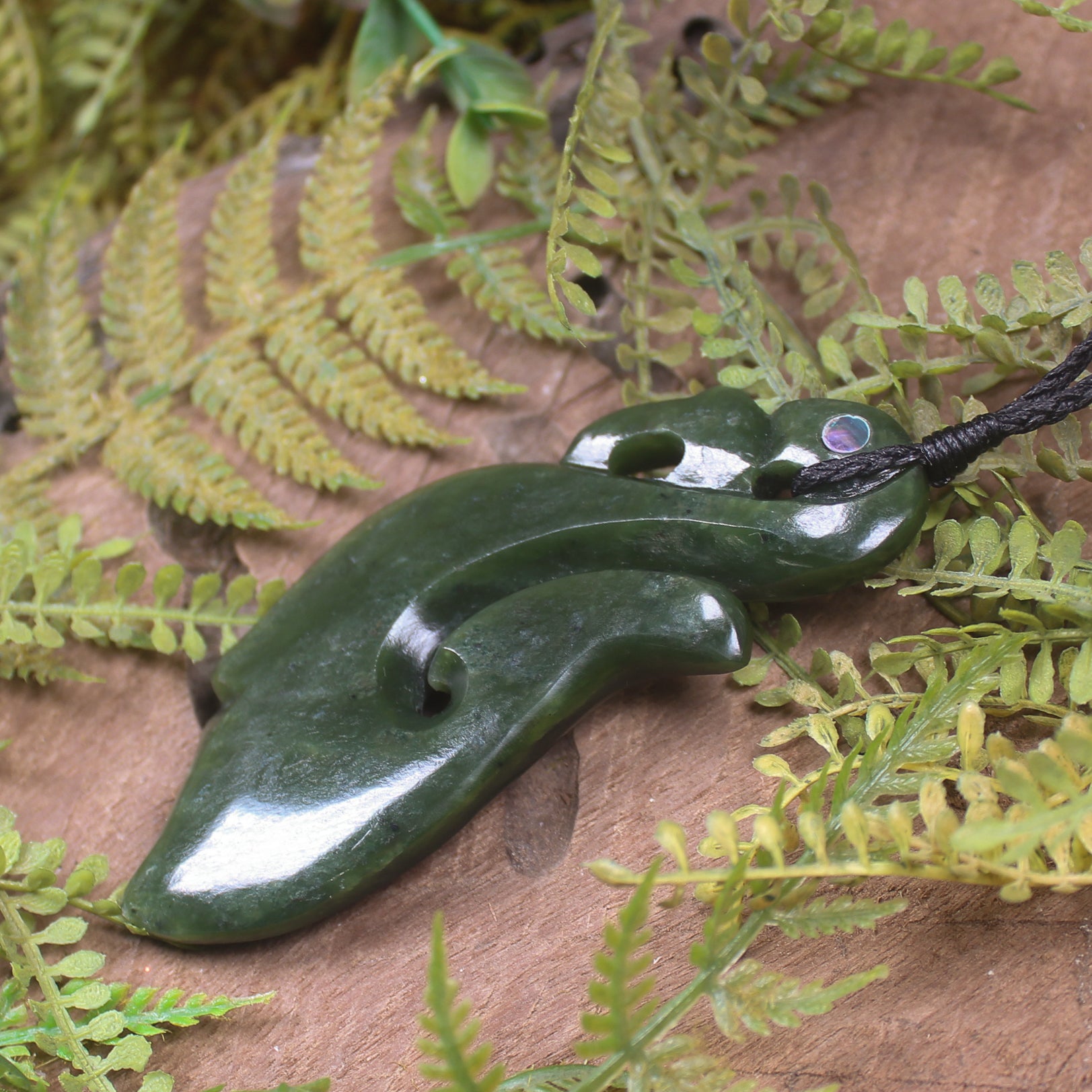 Kawakawa Pounamu Manaia pendant - NZ Greenstone
