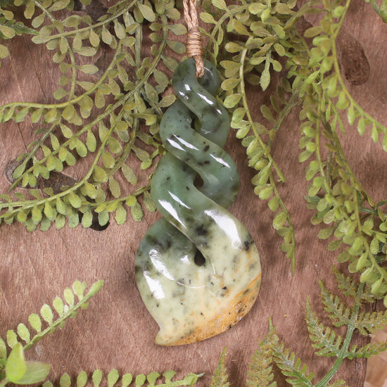 Twist or Pikorua carved from Flower Jade Pounamu - NZ Greenstone