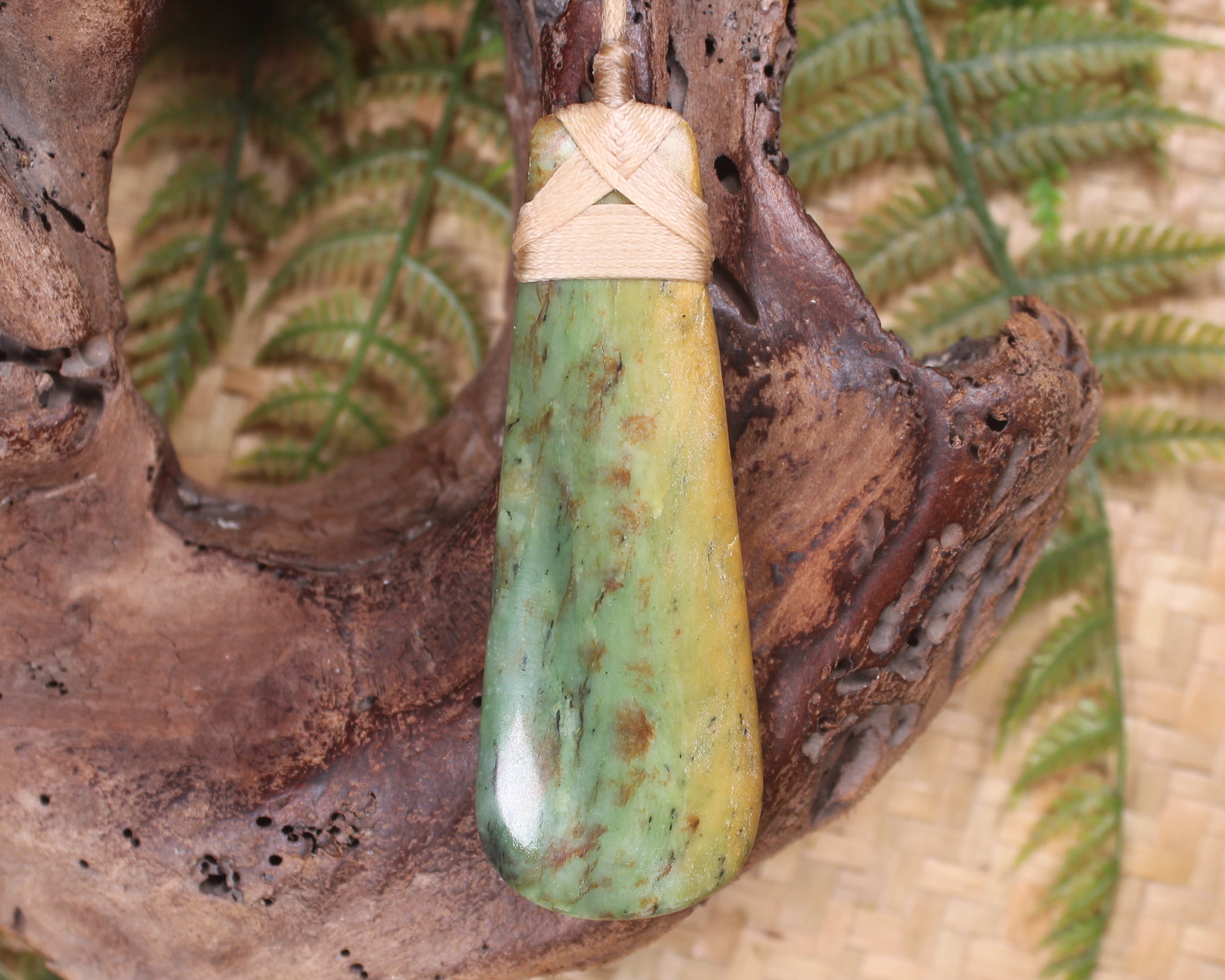 Toki or Adze Pendant carved from Flower Jade Pounamu - NZ Greenstone