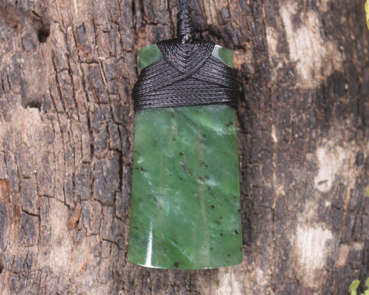 Hapopo Pounamu Toki - NZ Greenstone