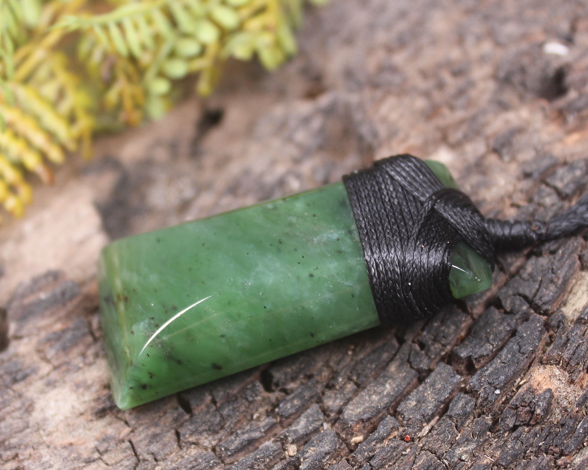 Hapopo Pounamu Toki - NZ Greenstone