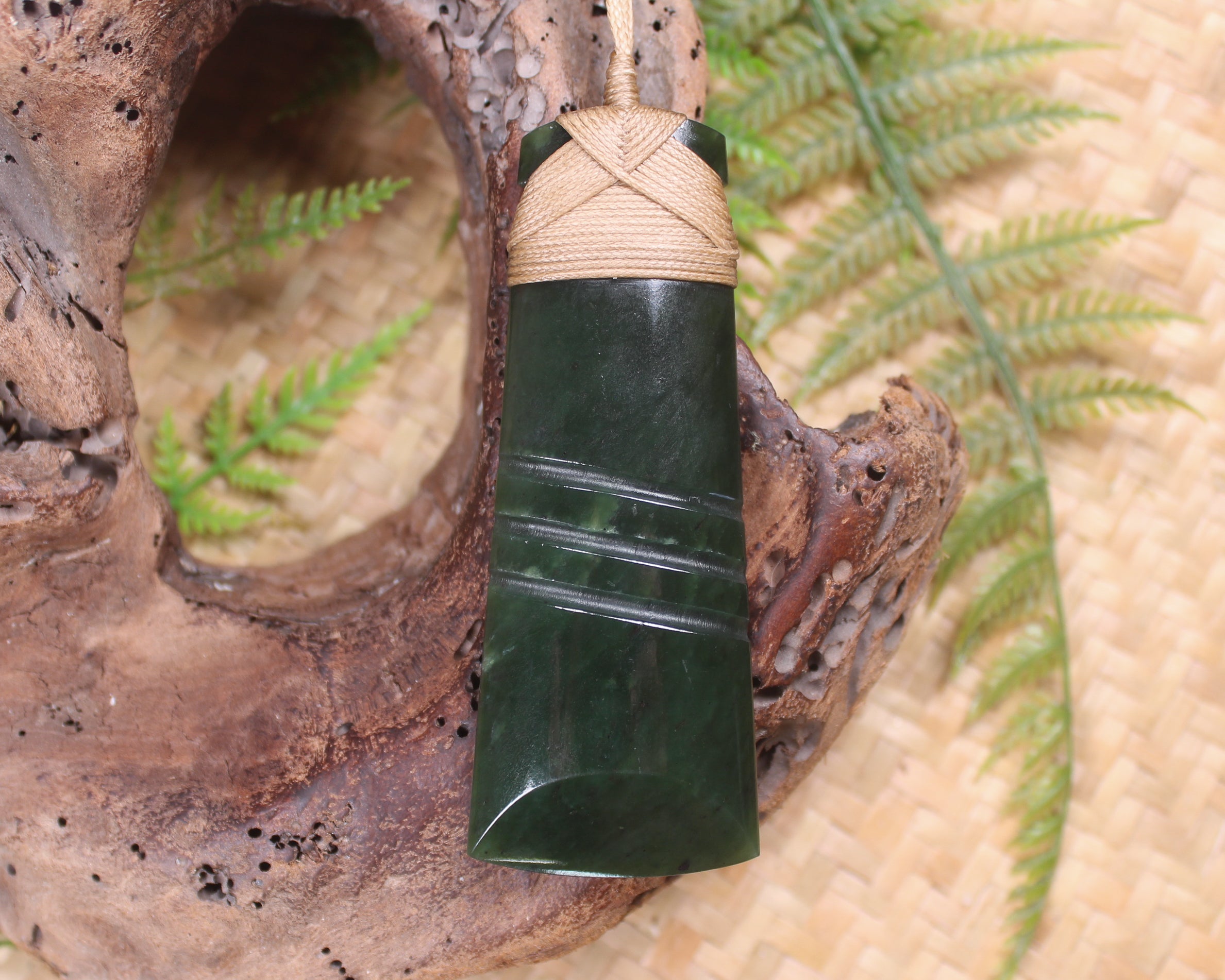 Kawakawa Pounamu Toki